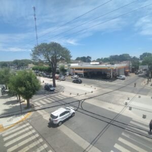 Departamento 2 Ambientes En Esquina Estratégica Sin Expensas A Reciclar- Toma Vehiculos