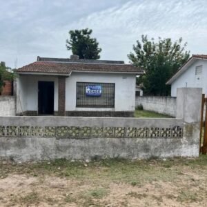 Casa 3 Ambientes Sobre Lote De 375 m2