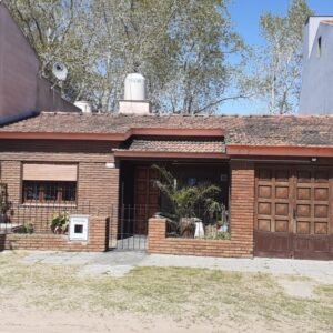 Hermosa Casa 4 Ambientes – Todos Los Servicios